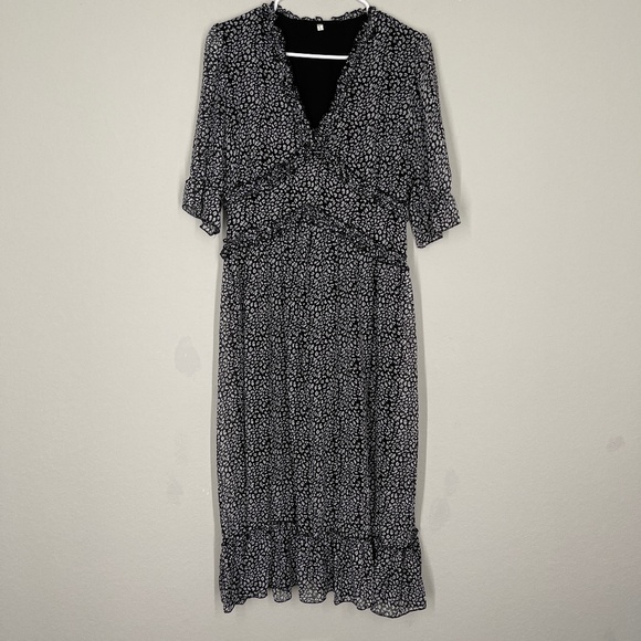 Leopard Print Midi Dress Womens L Lined V Neck Ruffles Short Sleeve - Picture 1 of 14